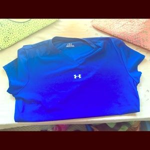 UA altheltic top md. Fits sm/med. great condition